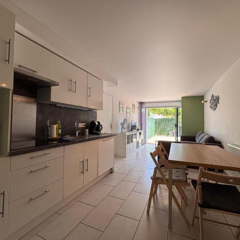 Idéal 5 Pers Terrasse, Parking, Plage - Appartement 1 Chambre - 24