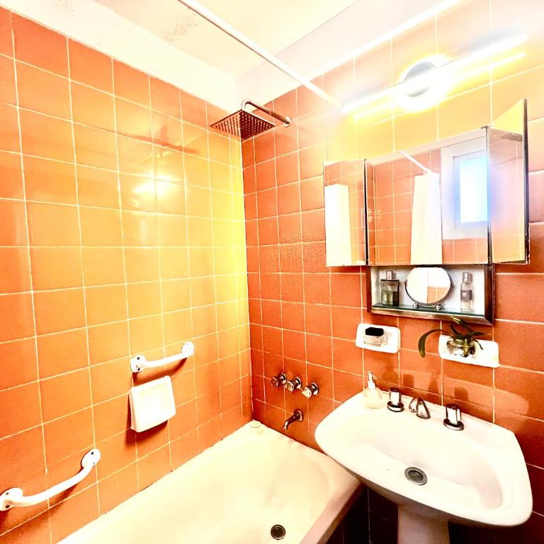 Abasto, 2 ambientes, departamento completo y práctico - One-Bedroom Apartment - 29