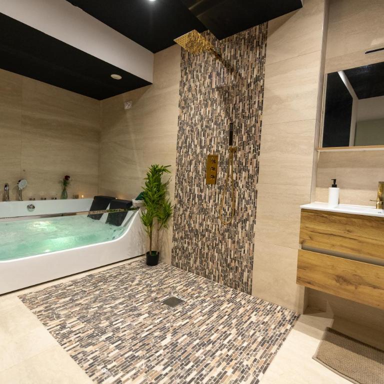 ZenKo Suite -Clim- Balnéo & Sauna privé - Hypercentre - Appartement 1 Chambre - 6
