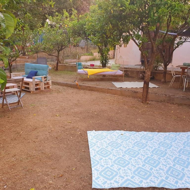 Ground floor apartment of a bucolic villa in town, garden et parking - Maison 1 Chambre - 3