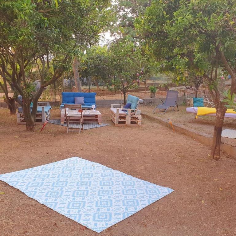 Ground floor apartment of a bucolic villa in town, garden et parking - Maison 1 Chambre - 15