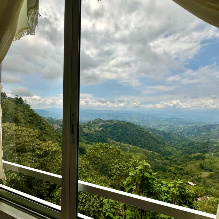 Quedate en Casa, Lugar Exclusivo! - Three-Bedroom Standard Apartment - 2