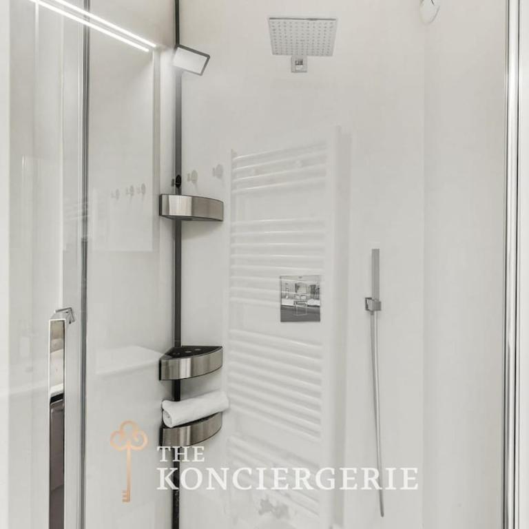 120 m penthouse in Paris - Three-Bedroom Apartment - 3