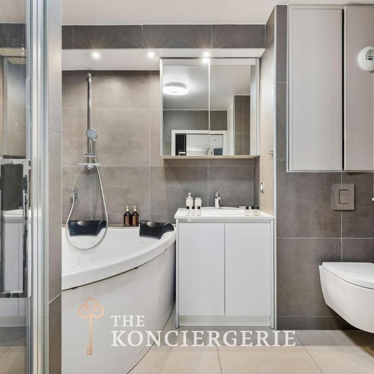 120 m penthouse in Paris - Three-Bedroom Apartment - 11