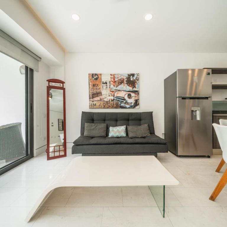 1BR Condo on Calle 38 - Pet Friendly, Pools & Gym - One-Bedroom Apartment - 3