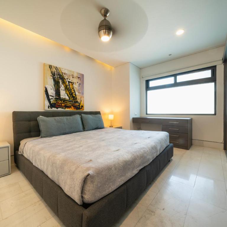 1BR Condo on Calle 38 - Pet Friendly, Pools & Gym - One-Bedroom Apartment - 10