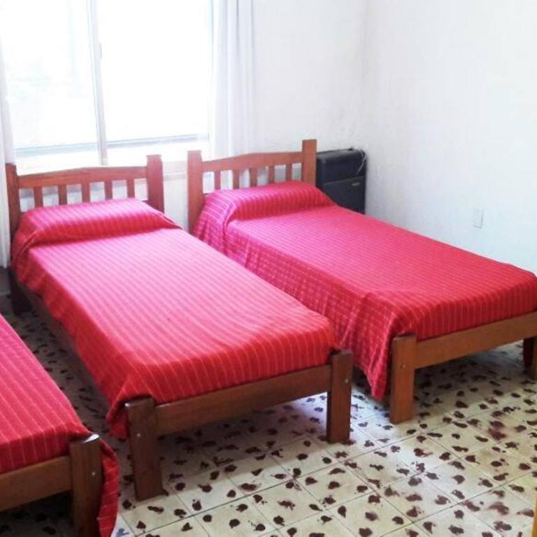 Alquileres Brun - Casa con Pileta - Four-Bedroom House - 3