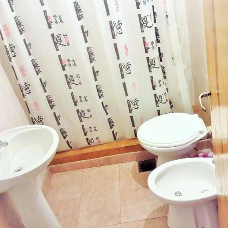 Alquileres Brun - Casa con Pileta - Four-Bedroom House - 4