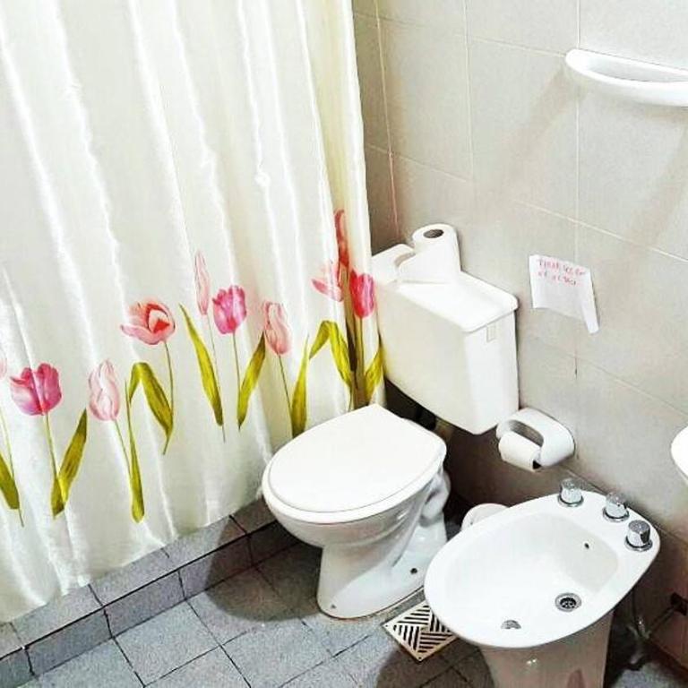 Alquileres Brun - Casa con Pileta - Four-Bedroom House - 16