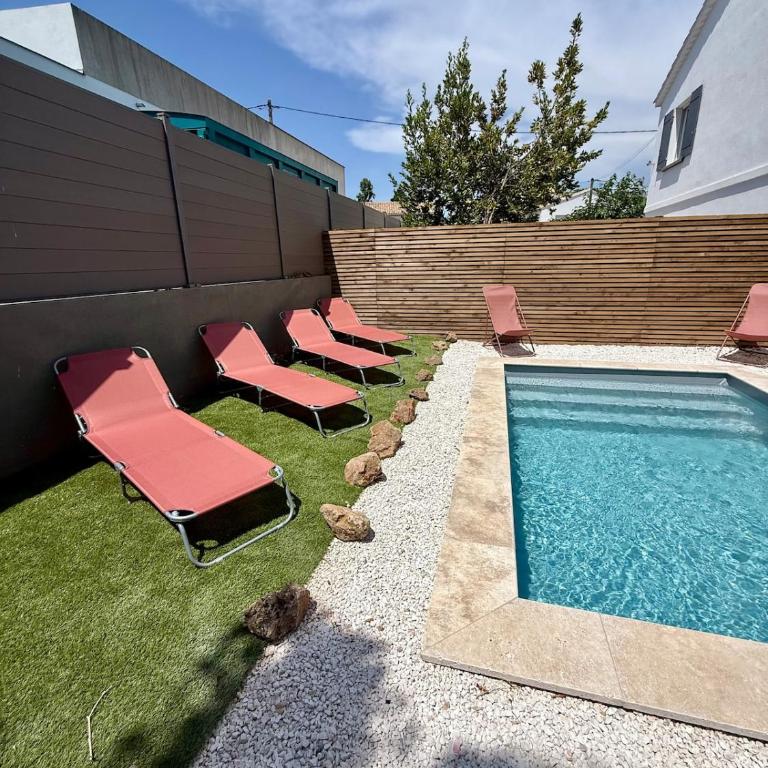 Bas de villa, 6 personnes, piscine, proche plages - Maison 2 Chambres - 15