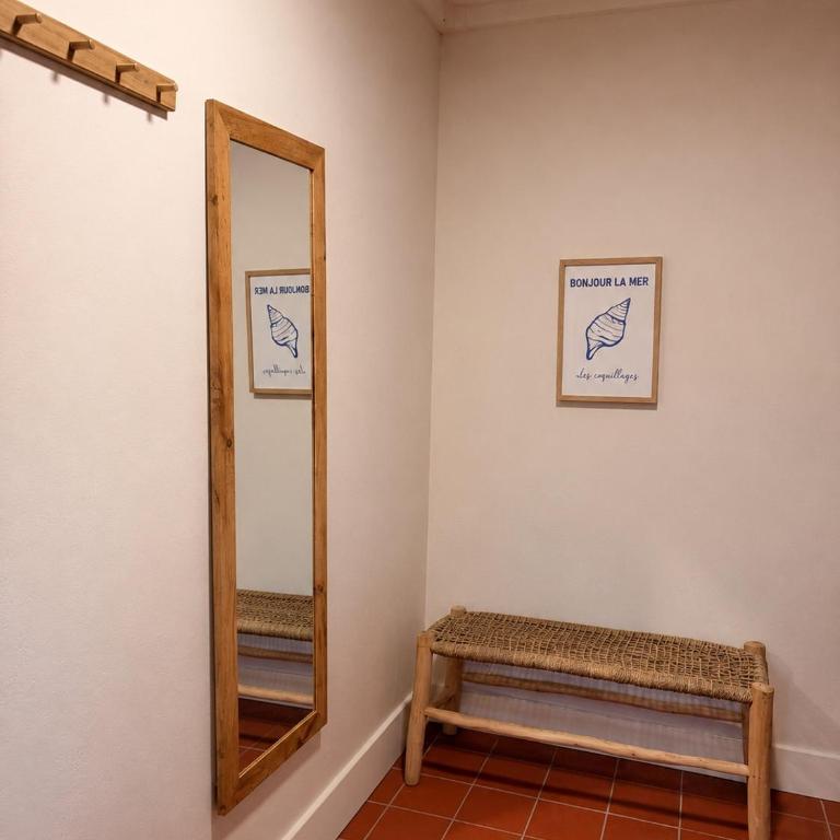 Bas de villa, 6 personnes, piscine, proche plages - Maison 2 Chambres - 21