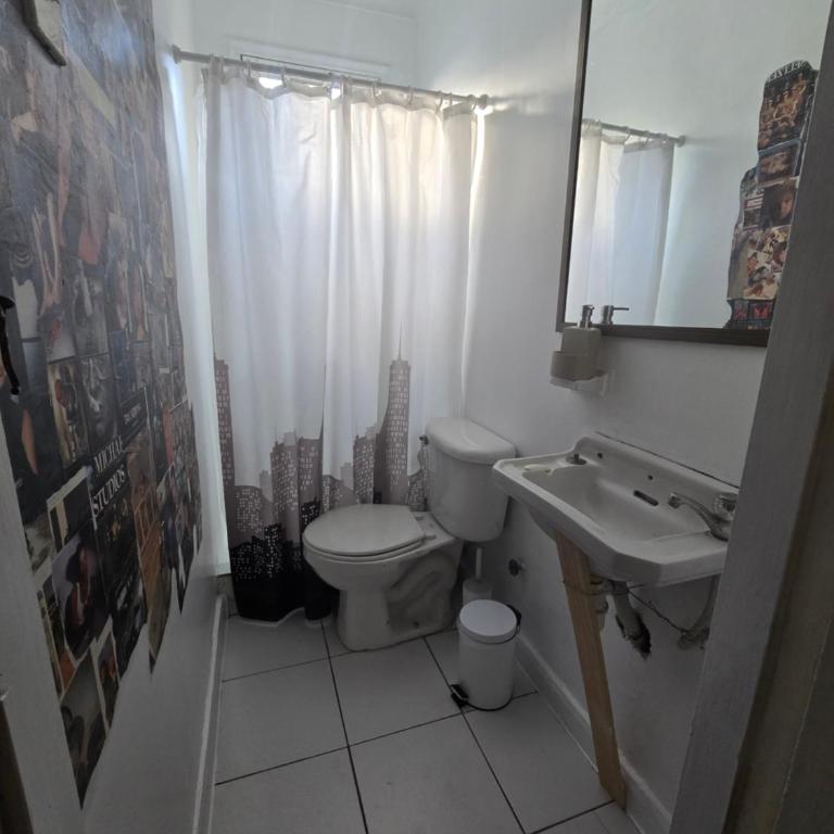 Íntimo Dormitorio con baño y acceso independiente - Habitación Doble con baño privado - 3