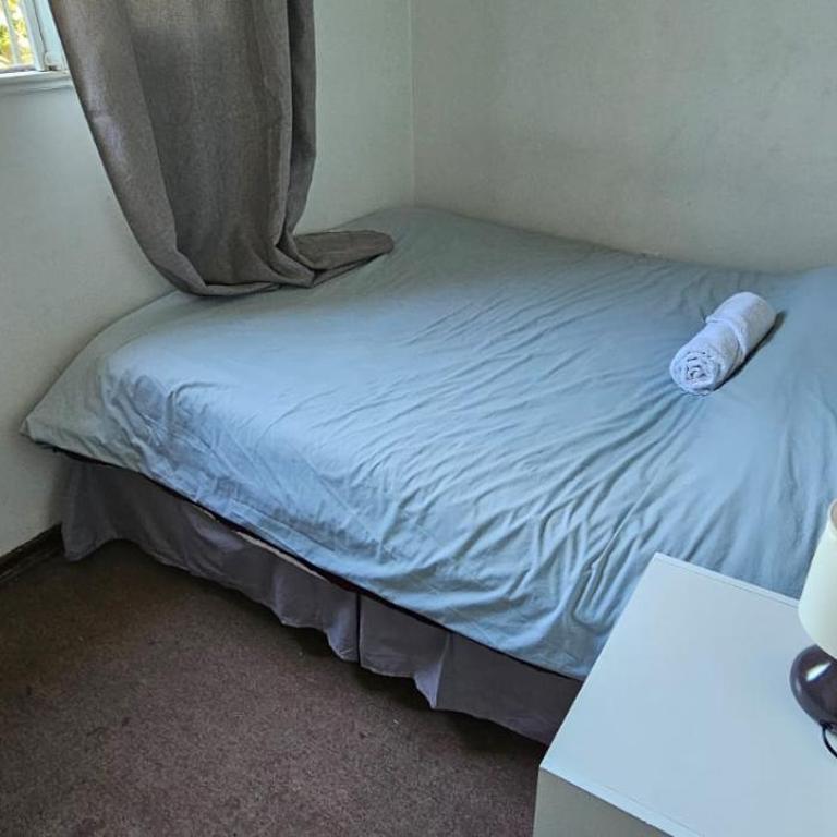 Íntimo Dormitorio con baño y acceso independiente - Habitación Doble con baño privado - 2