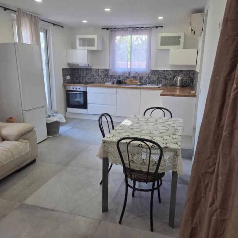 Appartement de charme au calme dans propriété agricole - Maison 1 Chambre - 12