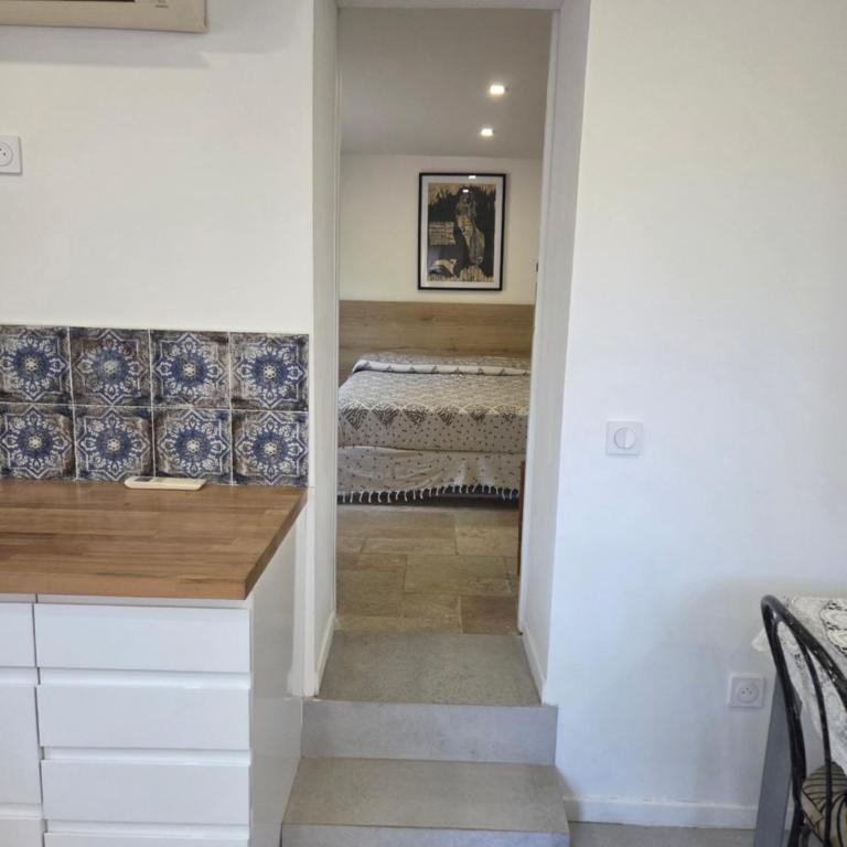 Appartement de charme au calme dans propriété agricole - Maison 1 Chambre - 17
