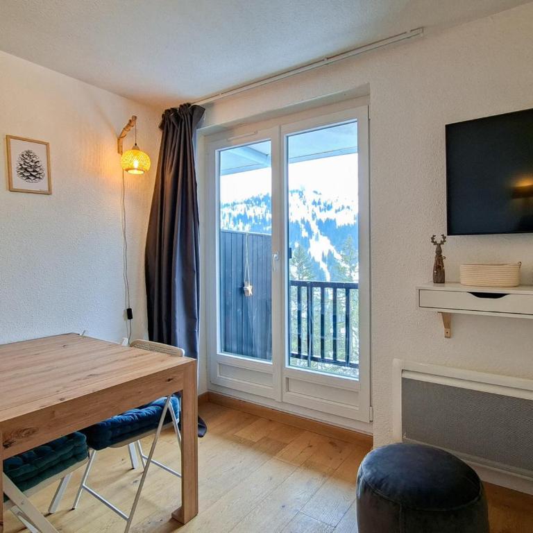 Studio rénové confortable, proche pistes et commerces, balcon - FR-1-425-162 - Studio - 14