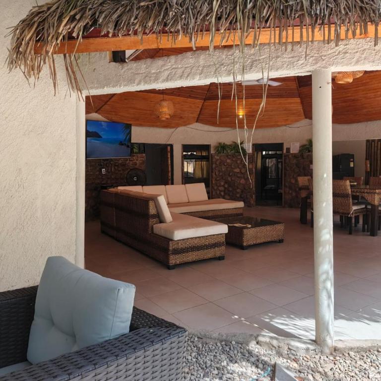 Ecoluxury Villa Yakarta Piscina Privada Melgar - Villa - 40