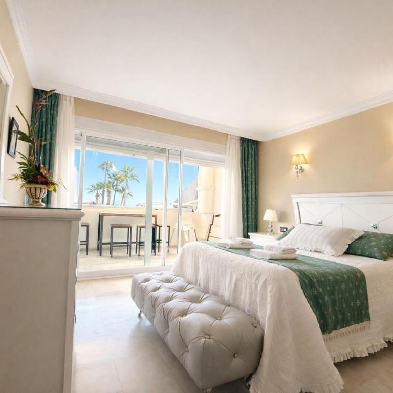 essence of Puerto Marina - Apartamento de 2 dormitorios con vistas al mar - 1