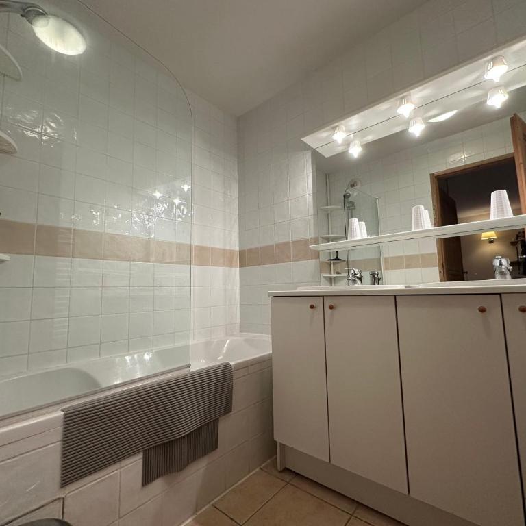 Confortable appartement 3 chambres avec WiFi pour 8 personnes - Appartement 3 Chambres - 10
