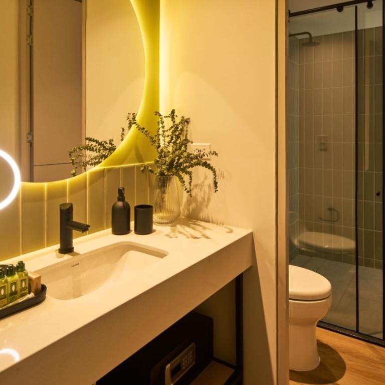 Kubik Living 8i8 - Habitación Doble con baño privado - 1 o 2 camas - 1
