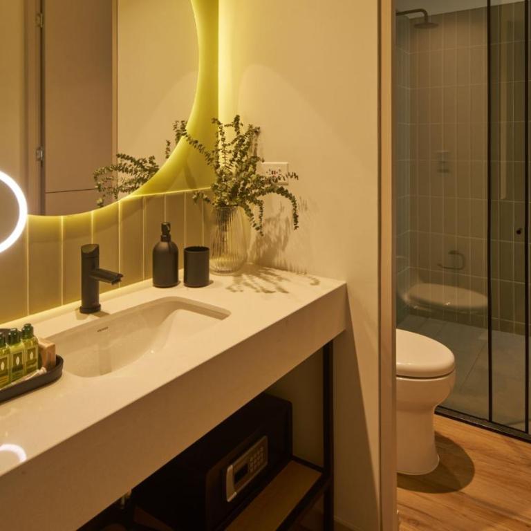 Kubik Living 8i8 - Habitación Doble con baño privado - 1 o 2 camas - 3