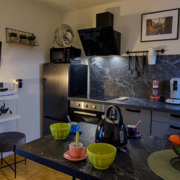 Beautiful apartment with pool close to the beaches - Apartment - 6