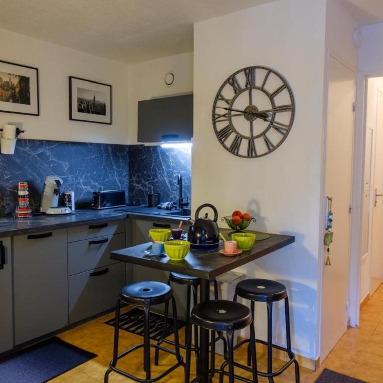 Beautiful apartment with pool close to the beaches - Apartment - 5