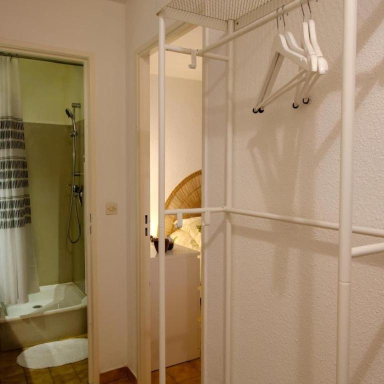 Beautiful apartment with pool close to the beaches - Apartment - 9