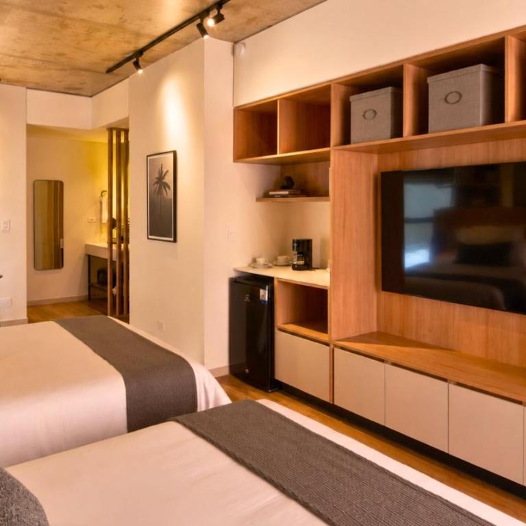 Kubik Living 8i8 - Habitación Deluxe con 2 camas grandes - 3