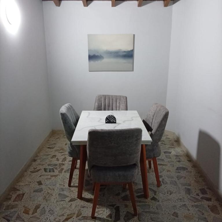 cómodo departamento, cerca al parque, gran variedad gastronomica - Two-Bedroom Apartment - 9