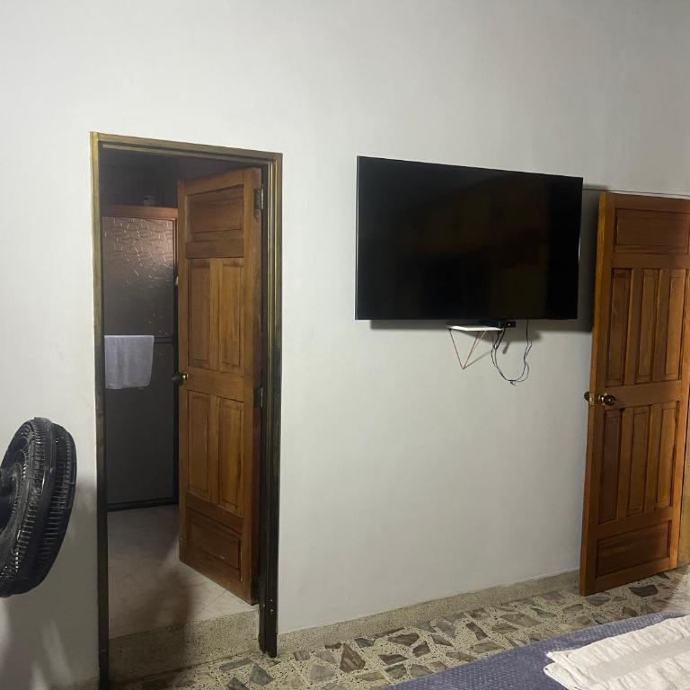 cómodo departamento, cerca al parque, gran variedad gastronomica - Two-Bedroom Apartment - 11