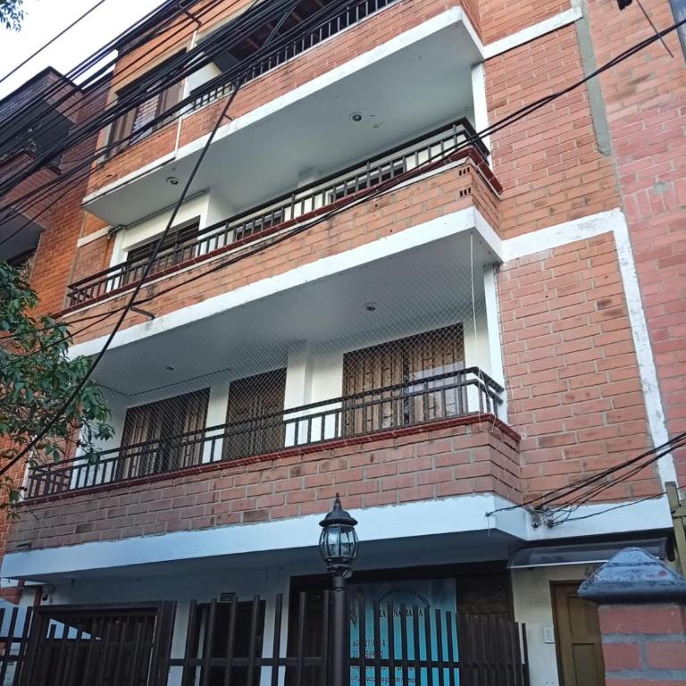 cómodo departamento, cerca al parque, gran variedad gastronomica - Two-Bedroom Apartment - 4