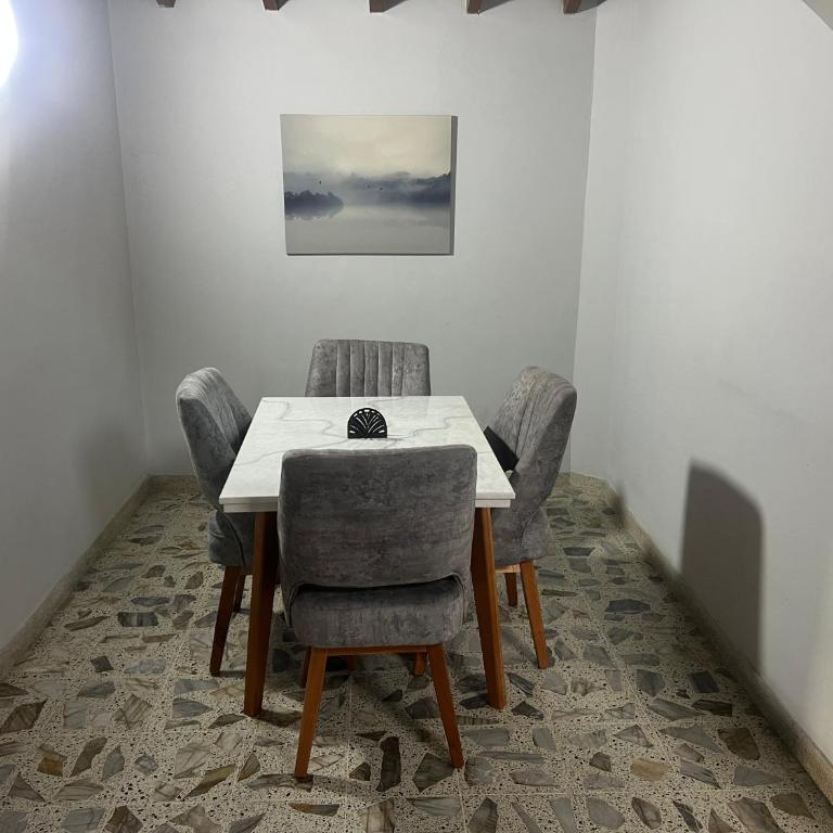cómodo departamento, cerca al parque, gran variedad gastronomica - Two-Bedroom Apartment - 20