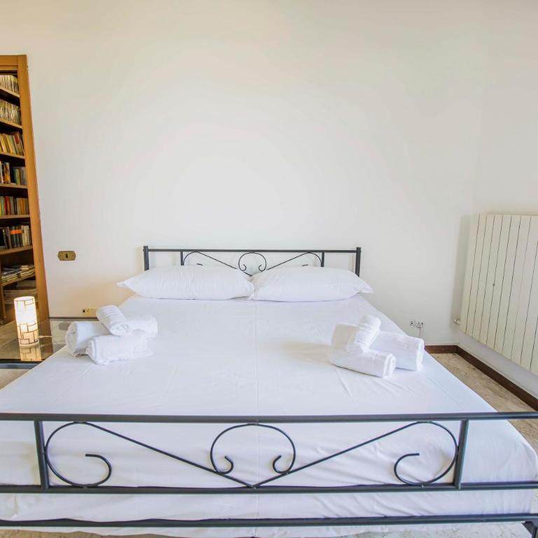 Casa di Pucci - Two-Bedroom Apartment - 24