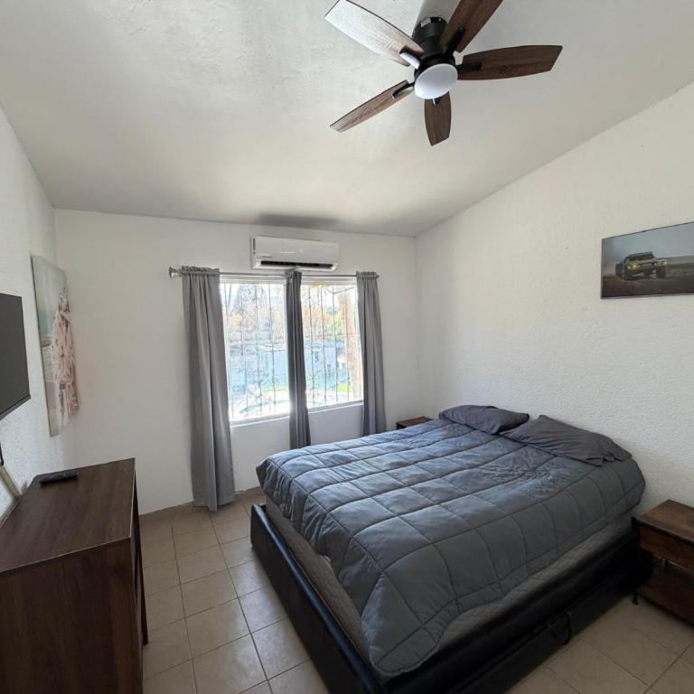 Shoreline Condo 4 Desert Oasis Free Wifi, Cool AC - Two-Bedroom House - 7