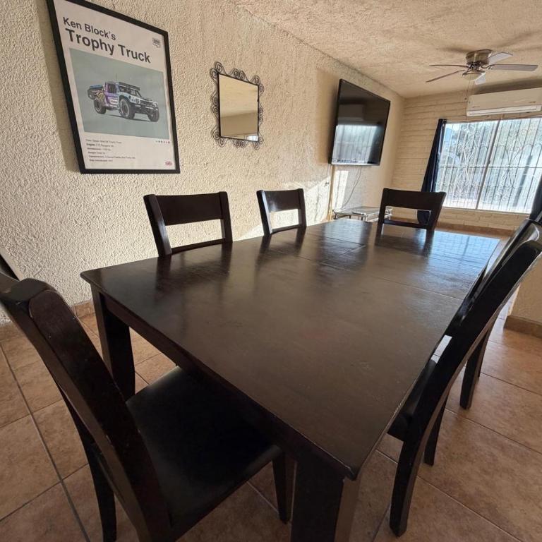 Shoreline Condo 4 Desert Oasis Free Wifi, Cool AC - Two-Bedroom House - 12