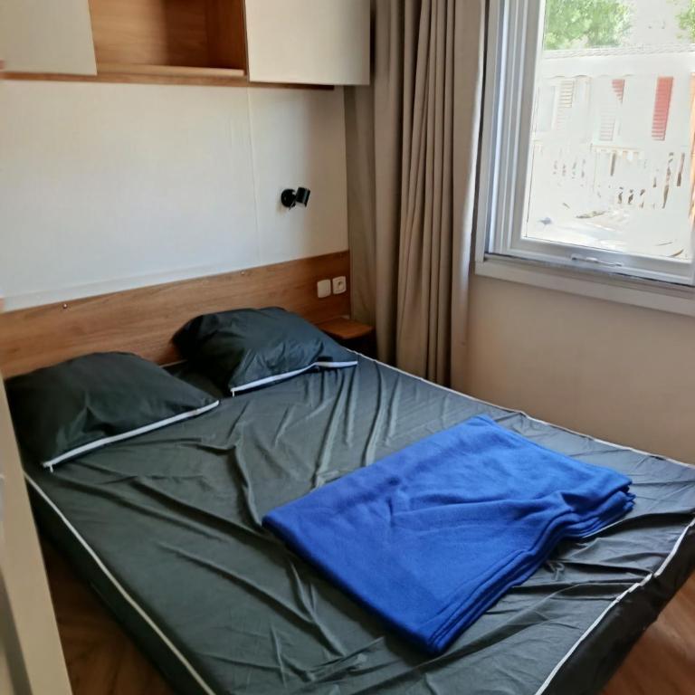 Mobil-Home Le Maéna - Camping Siblu Les Sables du Midi - Three-Bedroom Apartment - 8
