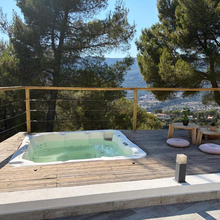 Vue Panoramique, piscine chauffée, jacuzzi & calme - Villa 3 Chambres - 2