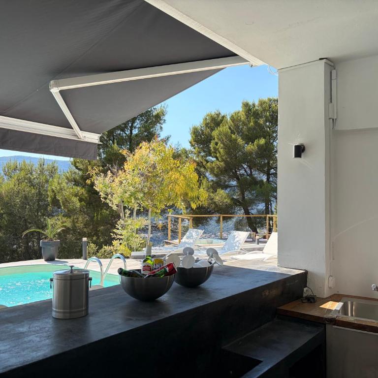 Vue Panoramique, piscine chauffée, jacuzzi & calme - Villa 3 Chambres - 9