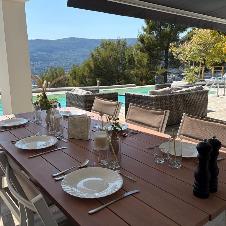 Vue Panoramique, piscine chauffée, jacuzzi & calme - Villa 3 Chambres - 11