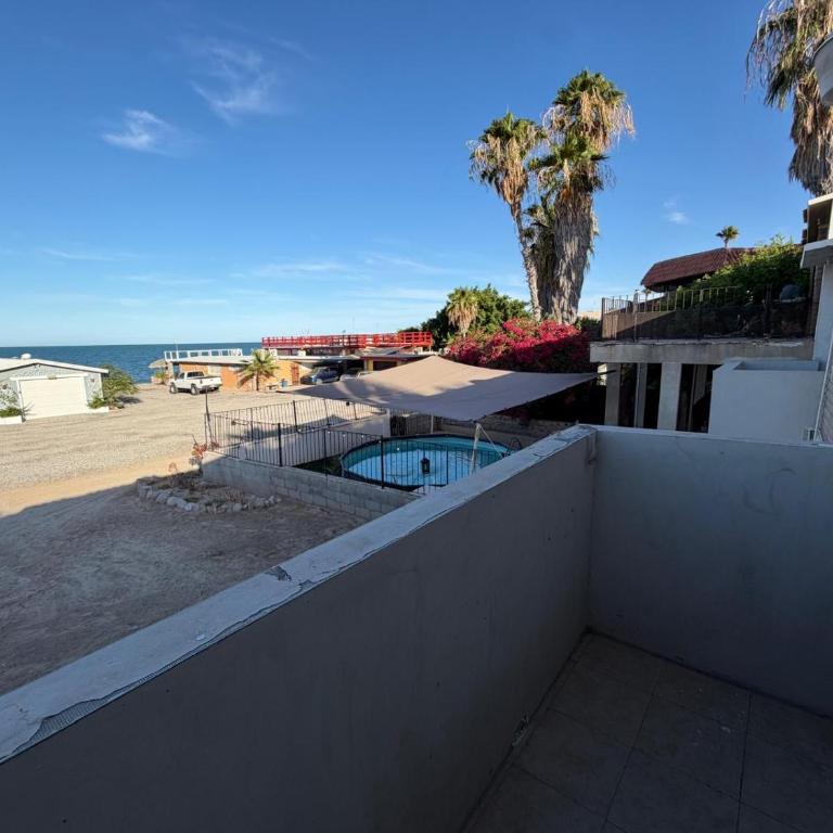 Shoreline Condo 4 Desert Oasis Free Wifi, Cool AC - Two-Bedroom House - 21