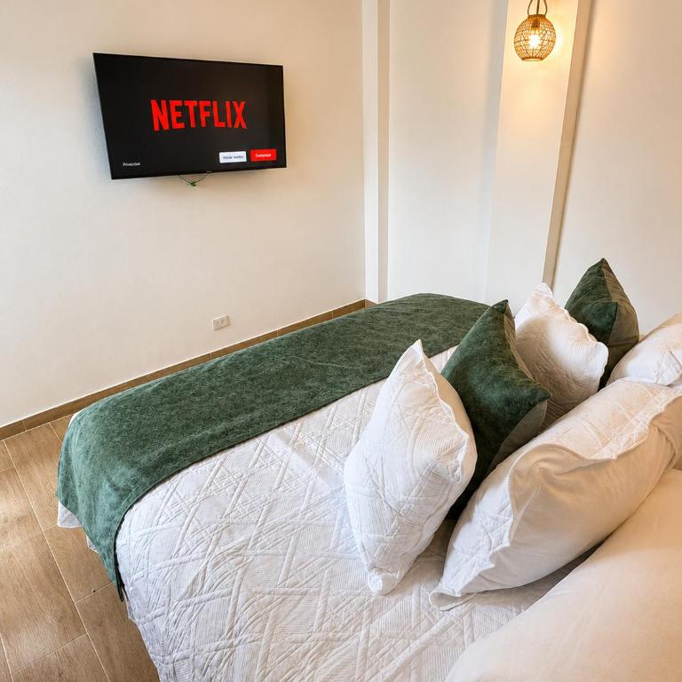 Hotel Los Olivos - Two-Bedroom Deluxe Apartment with Balcony - 12