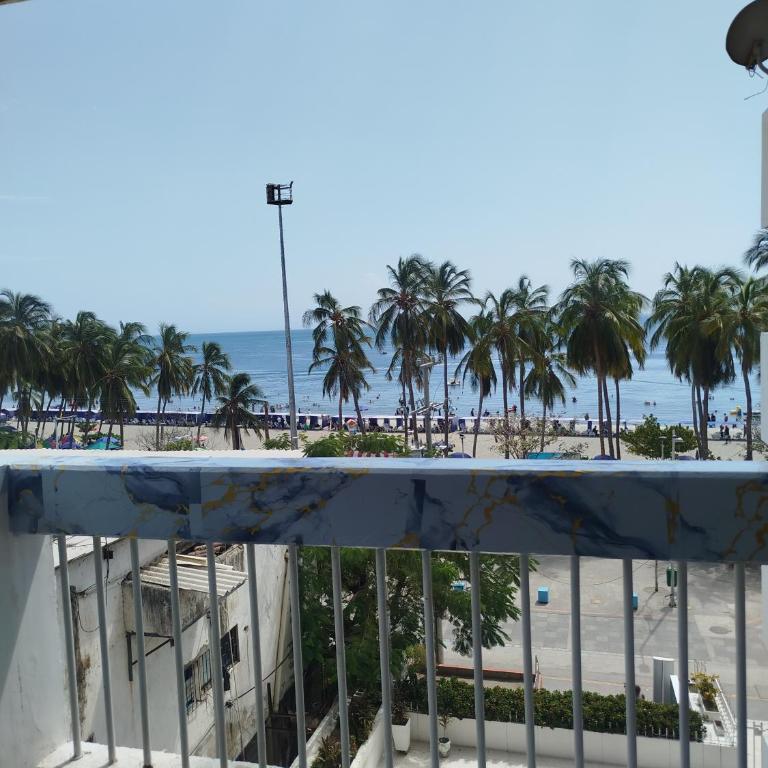 Apartamento Edificio Iroka 4C en el Rodadero Frente al Mar con Balcón y Vista 3 Habitaciones - Apartamento de 3 dormitorios - 1
