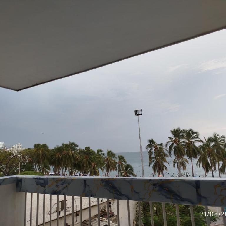 Apartamento Edificio Iroka 4C en el Rodadero Frente al Mar con Balcón y Vista 3 Habitaciones - Apartamento de 3 dormitorios - 3