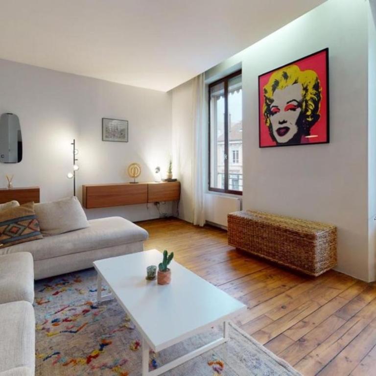 Appartement plein centre Paris 3ème - Appartement 2 Chambres - 8