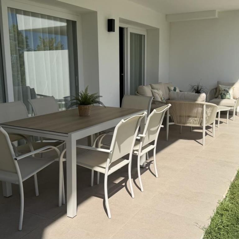 Alcazaba Lagoon & Private Beach Costa del Sol 2105 - Two-Bedroom Apartment - 21