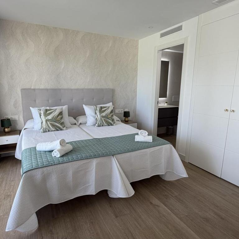 Alcazaba Lagoon & Private Beach Costa del Sol 2105 - Two-Bedroom Apartment - 30