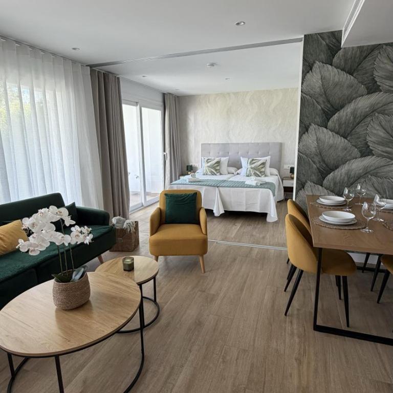 Alcazaba Lagoon & Private Beach Costa del Sol 2105 - Two-Bedroom Apartment - 35