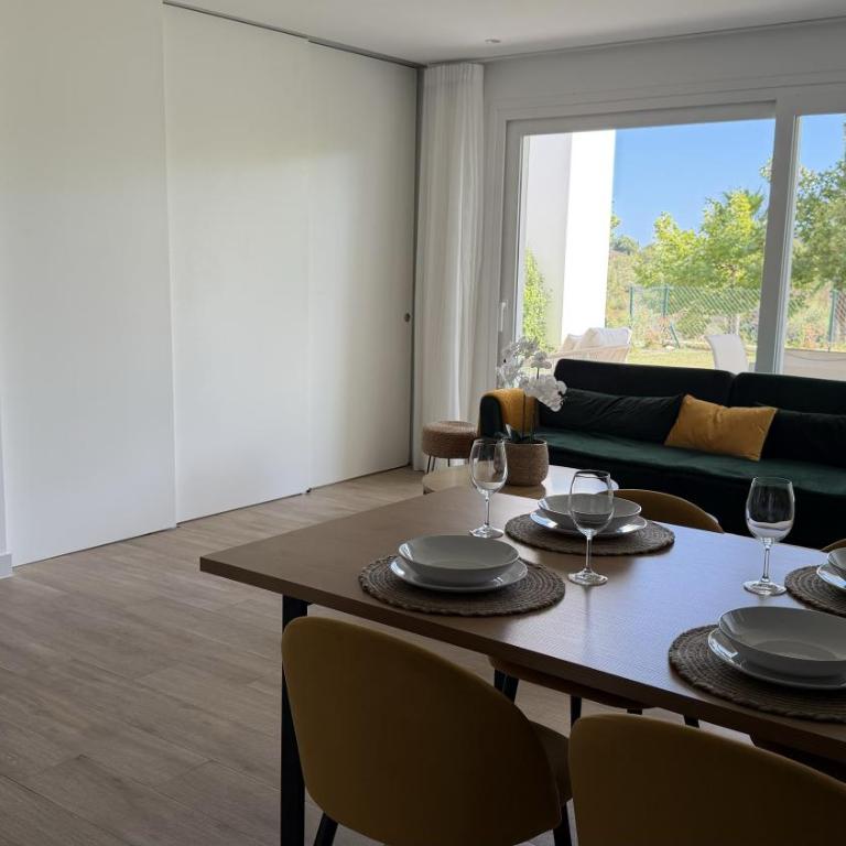 Alcazaba Lagoon & Private Beach Costa del Sol 2105 - Two-Bedroom Apartment - 39