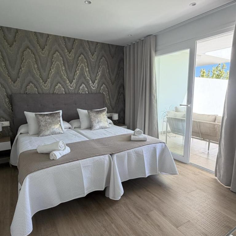 Alcazaba Lagoon & Private Beach Costa del Sol 2105 - Two-Bedroom Apartment - 46